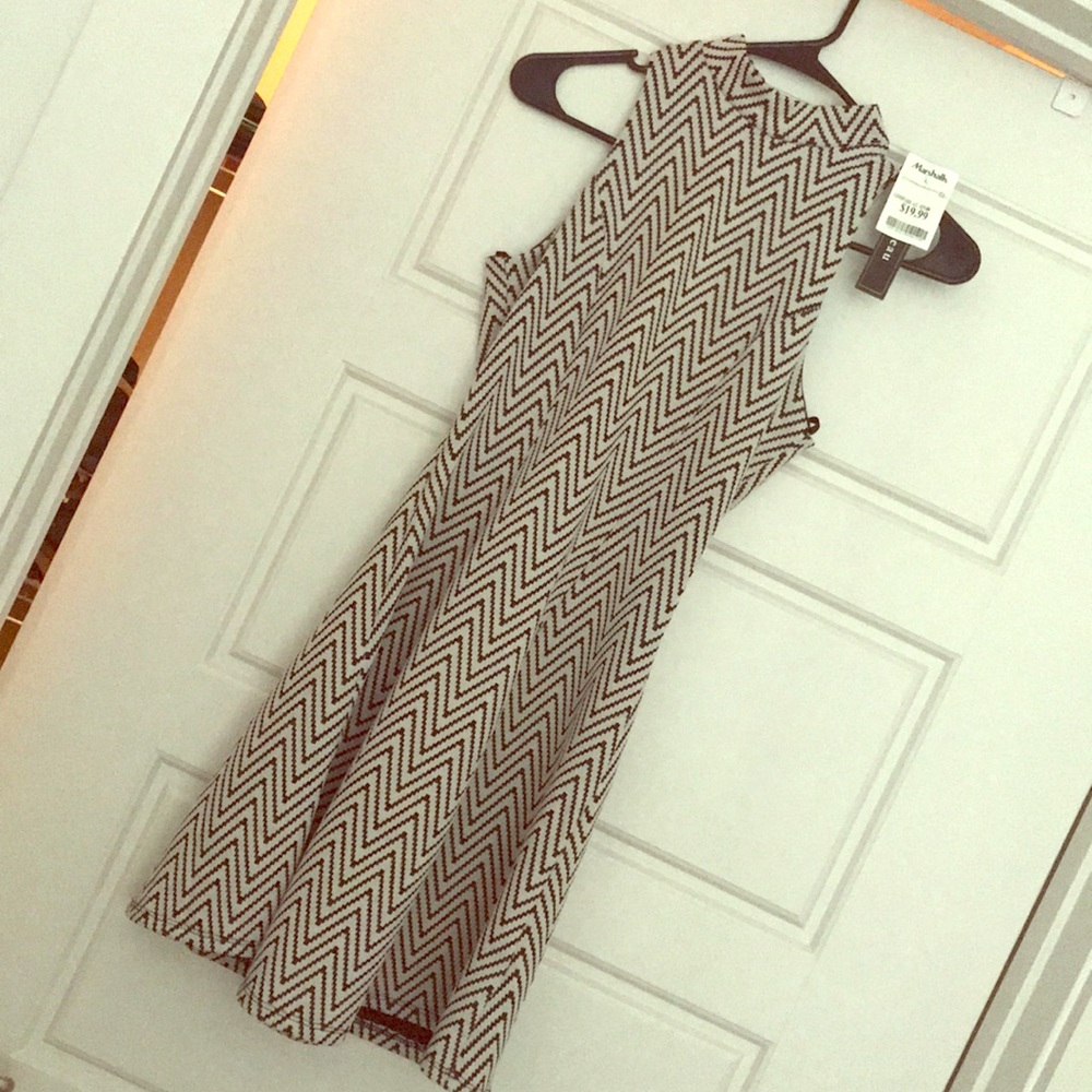 Zigzag high neck black and white dress